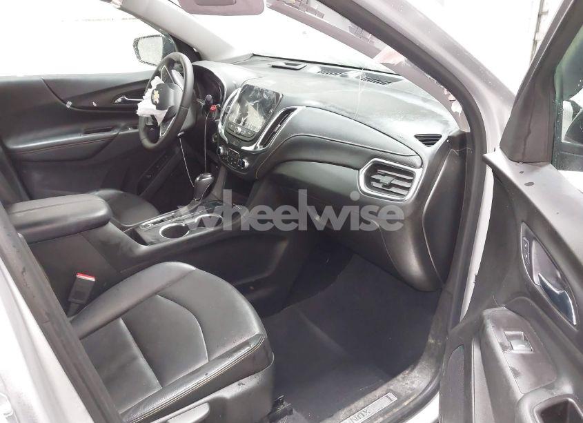 Photo 5 of 2021 Chevrolet Equinox AWD PREMIER (VIN 2GNAXXEV6M6163057)