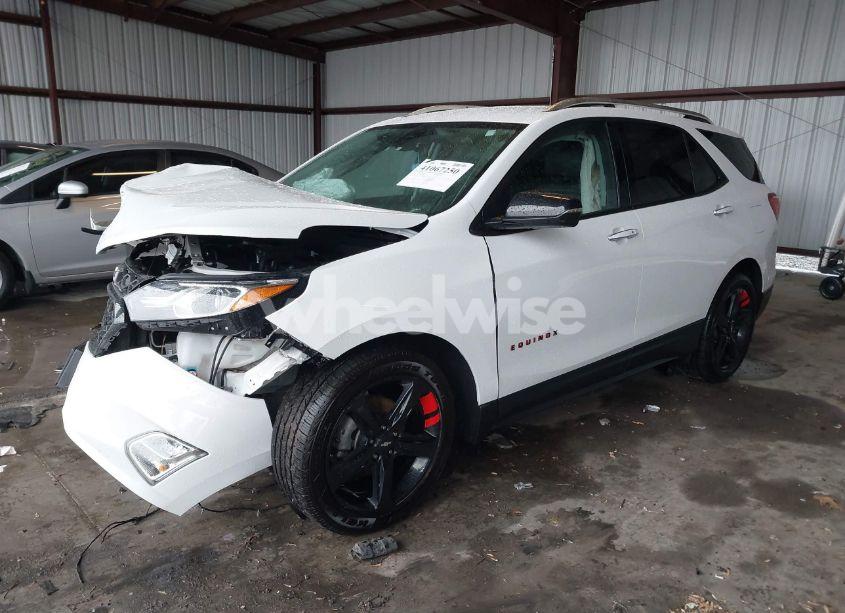 Photo 2 of 2020 Chevrolet Equinox AWD PREMIER 1.5L TURBO (VIN 2GNAXXEV8L6242244)