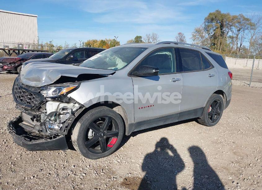 Photo 2 of 2020 Chevrolet Equinox AWD PREMIER 1.5L TURBO (VIN 2GNAXXEV8L6274689)