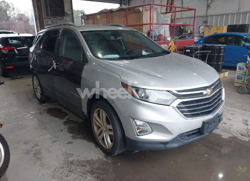2019 Chevrolet Equinox PREMIER (VIN 2GNAXYEX0K6289631) main photo