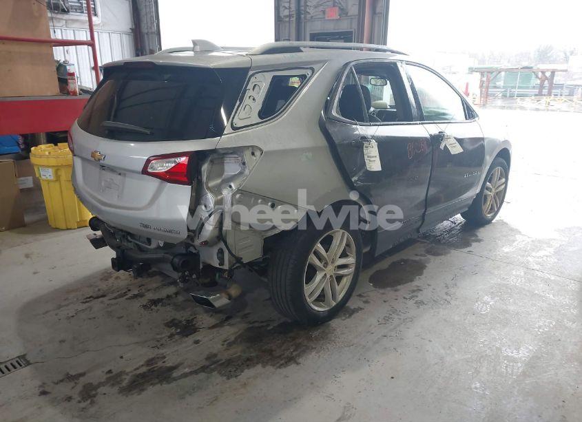 Photo 4 of 2019 Chevrolet Equinox PREMIER (VIN 2GNAXYEX0K6289631)