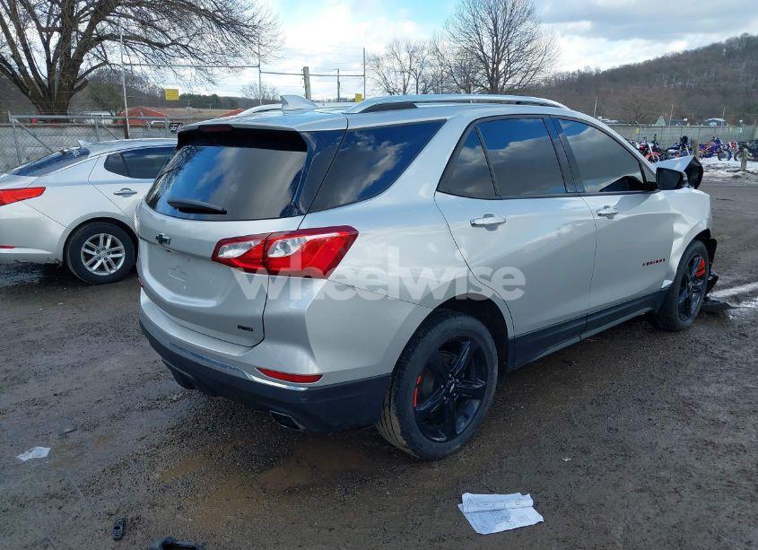 Photo 4 of 2020 Chevrolet Equinox AWD PREMIER 2.0L TURBO (VIN 2GNAXYEX0L6115320)