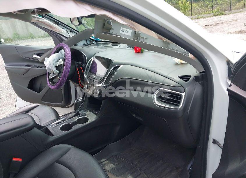 Photo 5 of 2020 Chevrolet Equinox AWD PREMIER 2.0L TURBO (VIN 2GNAXYEX0L6228717)