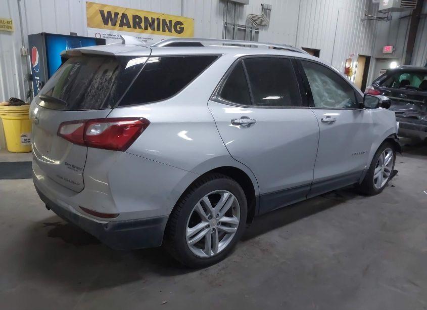 Photo 4 of 2019 Chevrolet Equinox PREMIER (VIN 2GNAXYEX1K6282798)