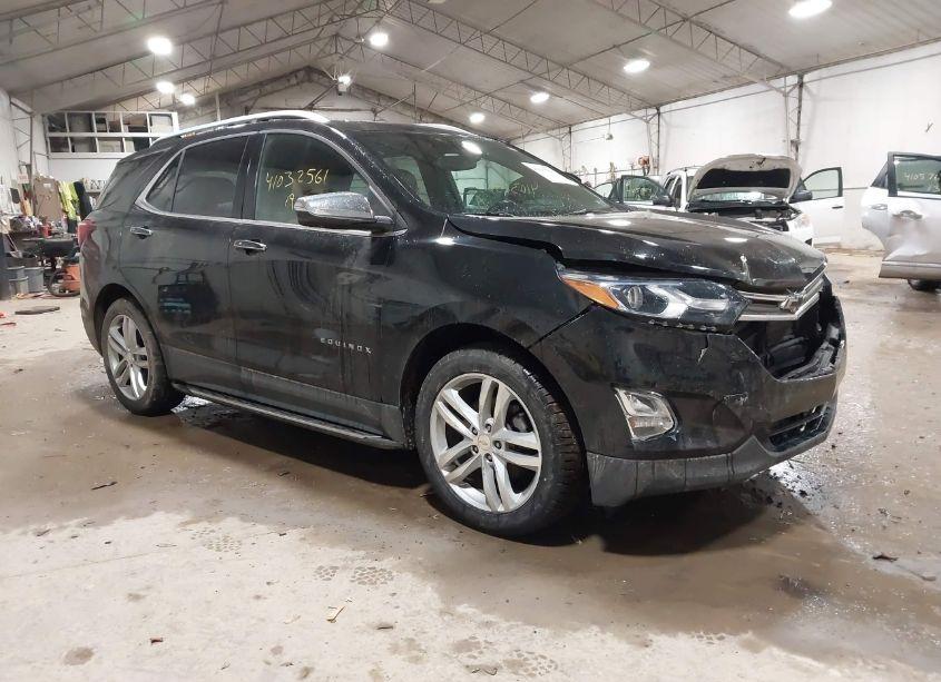 2019 Chevrolet Equinox PREMIER (VIN 2GNAXYEX2K6181639) main photo