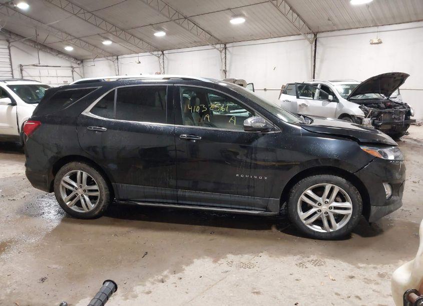 Photo 13 of 2019 Chevrolet Equinox PREMIER (VIN 2GNAXYEX2K6181639)