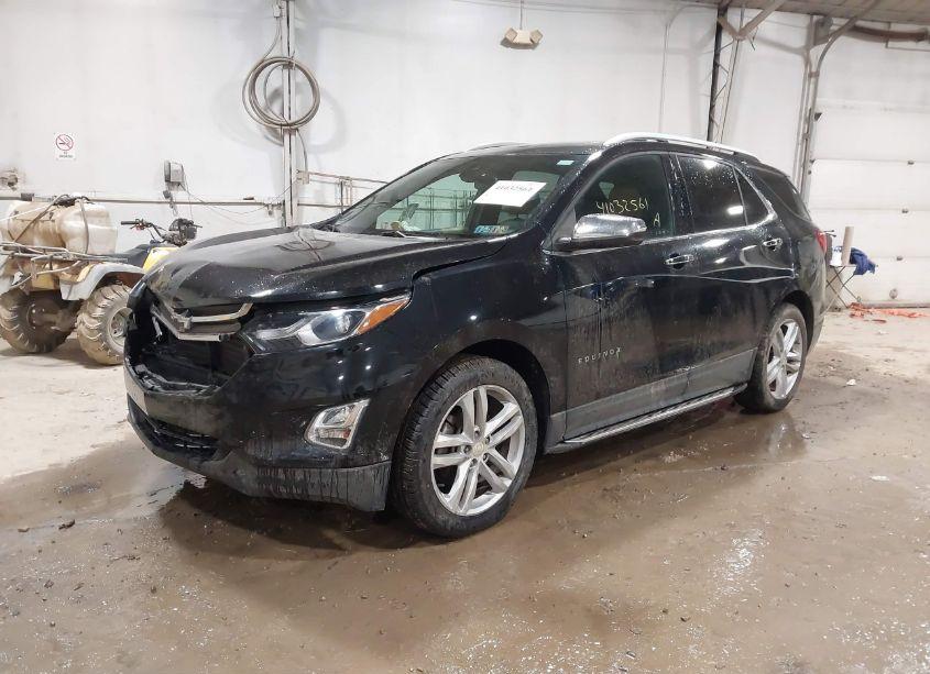 Photo 2 of 2019 Chevrolet Equinox PREMIER (VIN 2GNAXYEX2K6181639)
