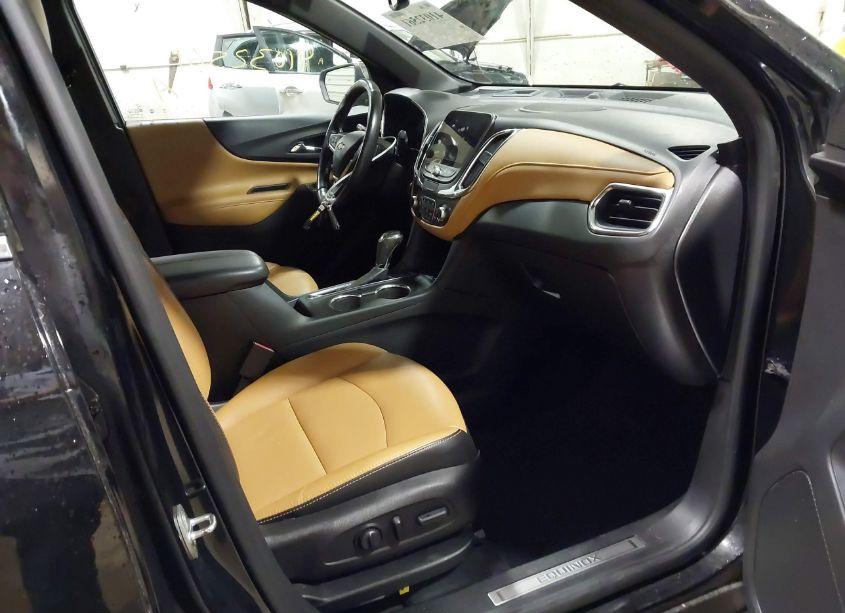 Photo 5 of 2019 Chevrolet Equinox PREMIER (VIN 2GNAXYEX2K6181639)
