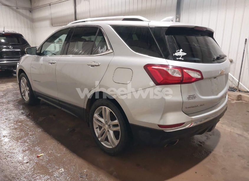 Photo 3 of 2019 Chevrolet Equinox PREMIER (VIN 2GNAXYEX3K6238138)