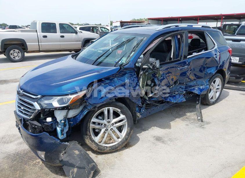 Photo 2 of 2020 Chevrolet Equinox AWD PREMIER 2.0L TURBO (VIN 2GNAXYEX3L6190898)