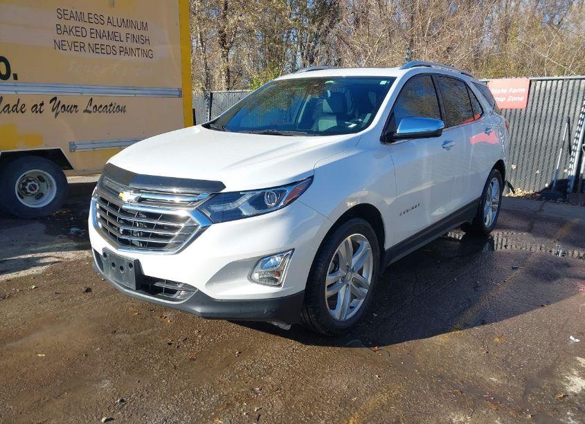 Photo 2 of 2019 Chevrolet Equinox PREMIER (VIN 2GNAXYEX4K6108448)