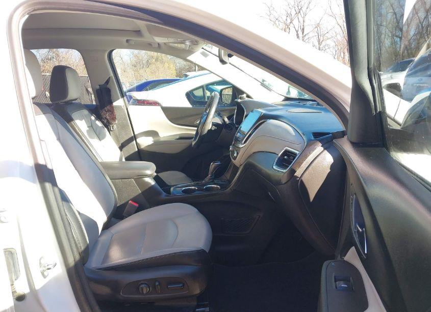 Photo 5 of 2019 Chevrolet Equinox PREMIER (VIN 2GNAXYEX4K6108448)