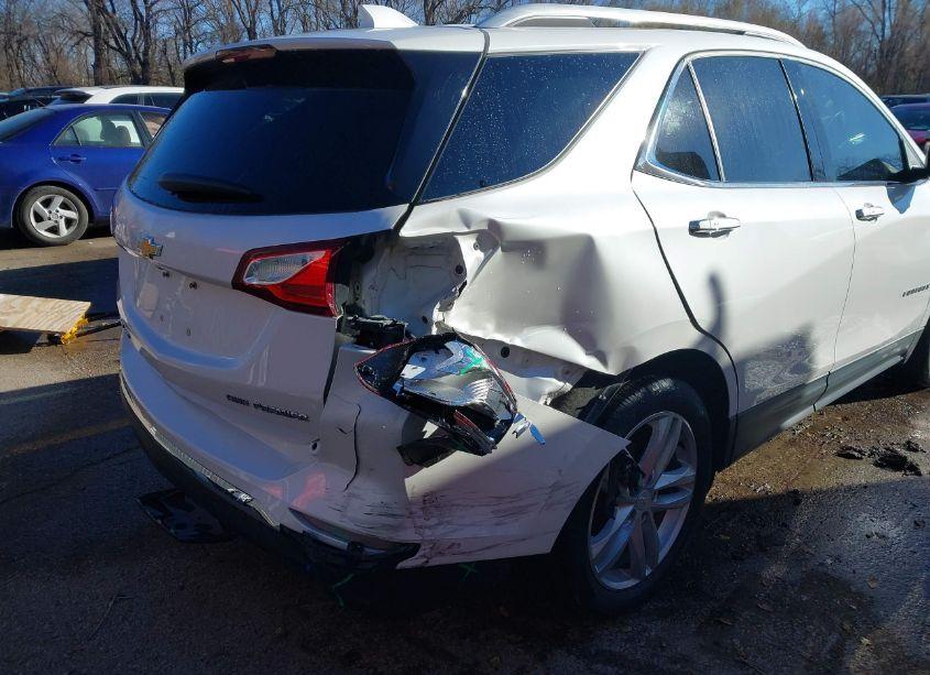 Photo 6 of 2019 Chevrolet Equinox PREMIER (VIN 2GNAXYEX4K6108448)