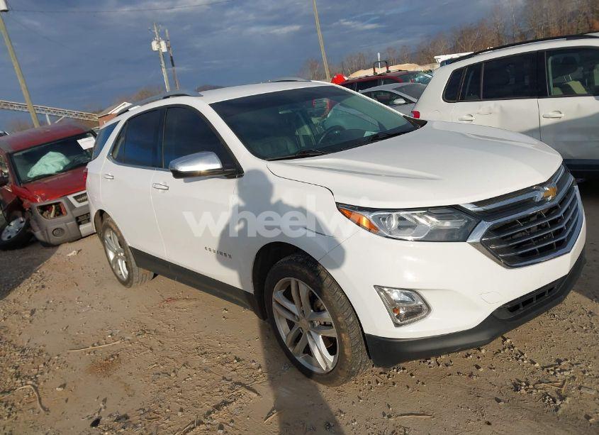 2019 Chevrolet Equinox PREMIER (VIN 2GNAXYEX4K6168651) main photo