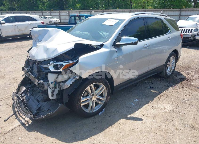 Photo 2 of 2019 Chevrolet Equinox PREMIER (VIN 2GNAXYEX4K6212986)