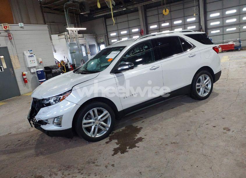 Photo 2 of 2019 Chevrolet Equinox PREMIER (VIN 2GNAXYEX6K6209457)