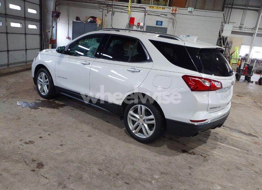 Photo 3 of 2019 Chevrolet Equinox PREMIER (VIN 2GNAXYEX6K6209457)