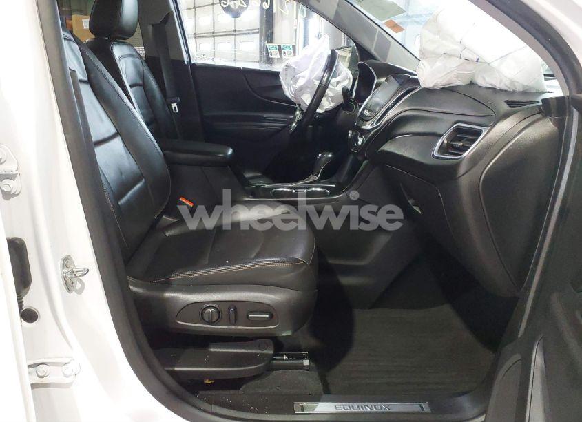 Photo 5 of 2019 Chevrolet Equinox PREMIER (VIN 2GNAXYEX6K6209457)