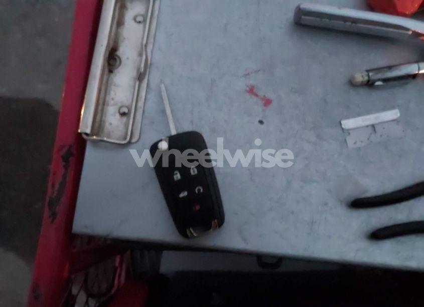 Photo 11 of 2015 Chevrolet Equinox 2LT (VIN 2GNFLCE33F6350123)