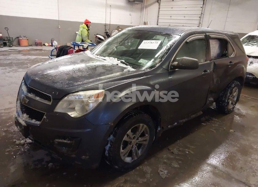 Photo 2 of 2013 Chevrolet Equinox LS (VIN 2GNFLCEK0D6351010)