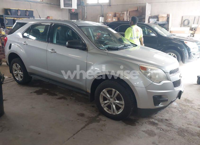 2013 Chevrolet Equinox LS (VIN 2GNFLCEK1D6135182) main photo