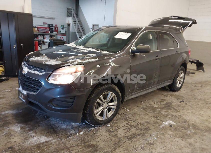 Photo 2 of 2016 Chevrolet Equinox LS (VIN 2GNFLEEK0G6351055)