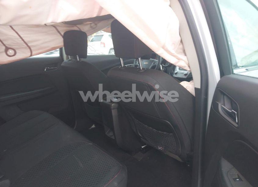Photo 8 of 2015 Chevrolet Equinox LS (VIN 2GNFLEEK2F6185779)