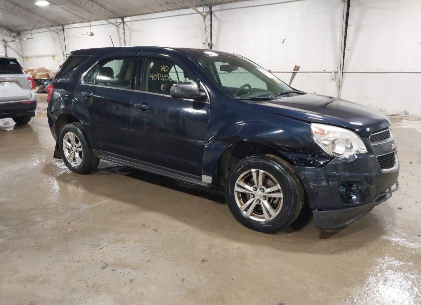 2015 Chevrolet Equinox LS (VIN 2GNFLEEK2F6255409) main photo