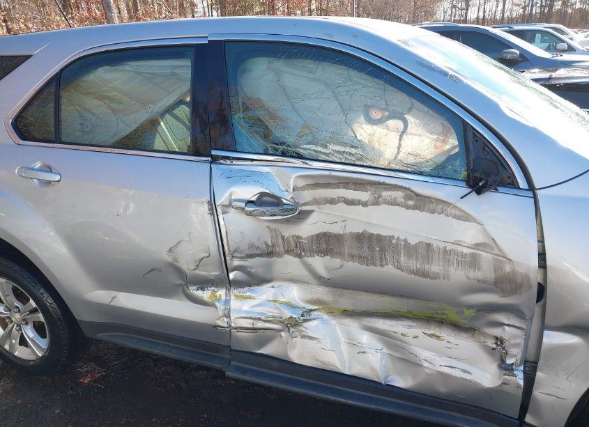 Photo 6 of 2015 Chevrolet Equinox LS (VIN 2GNFLEEK2F6324437)