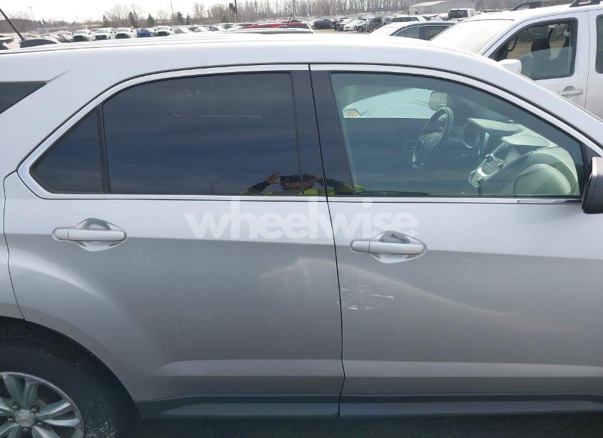 Photo 13 of 2017 Chevrolet Equinox LS (VIN 2GNFLEEK2H6293869)