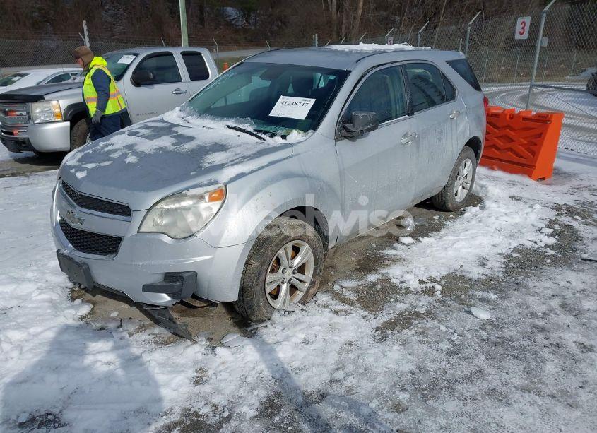 Photo 2 of 2015 Chevrolet Equinox LS (VIN 2GNFLEEK4F6284085)