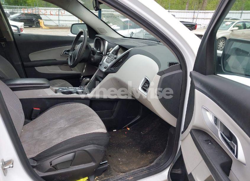 Photo 5 of 2017 Chevrolet Equinox LS (VIN 2GNFLEEK4H6213083)