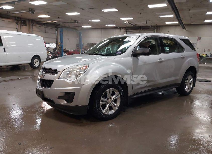 Photo 2 of 2015 Chevrolet Equinox LS (VIN 2GNFLEEK5F6270146)