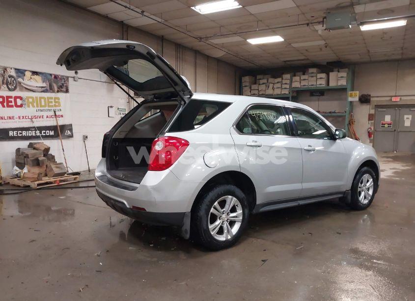 Photo 4 of 2015 Chevrolet Equinox LS (VIN 2GNFLEEK5F6270146)