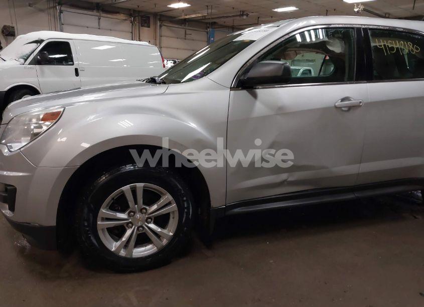 Photo 6 of 2015 Chevrolet Equinox LS (VIN 2GNFLEEK5F6270146)