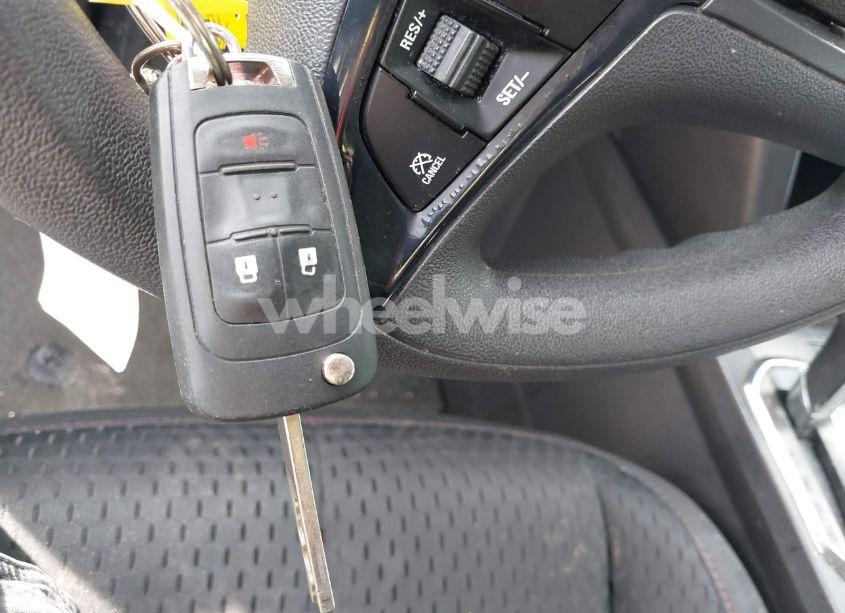 Photo 11 of 2015 Chevrolet Equinox LS (VIN 2GNFLEEK6F6184229)