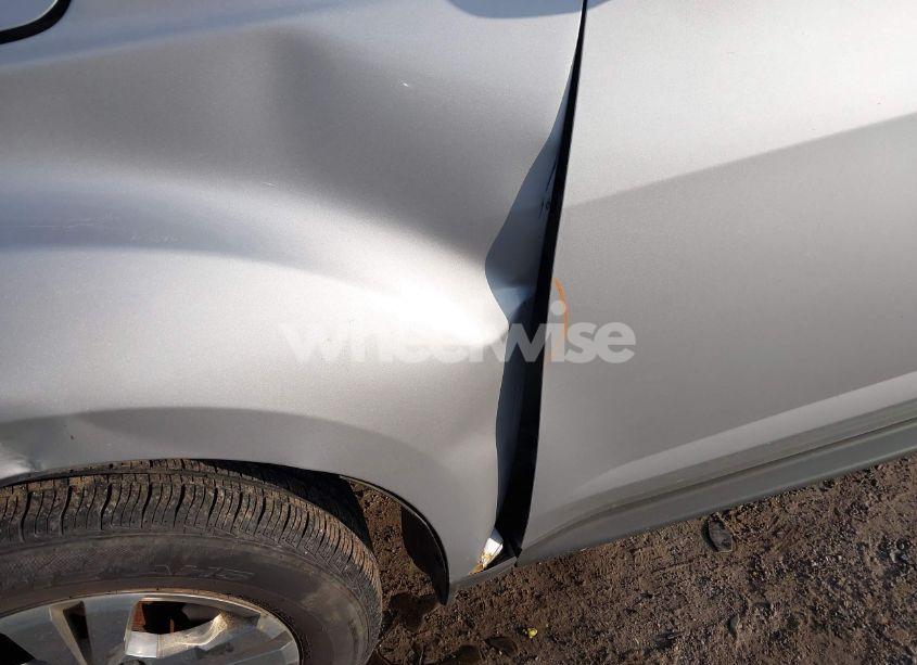 Photo 18 of 2015 Chevrolet Equinox LS (VIN 2GNFLEEK8F6178920)