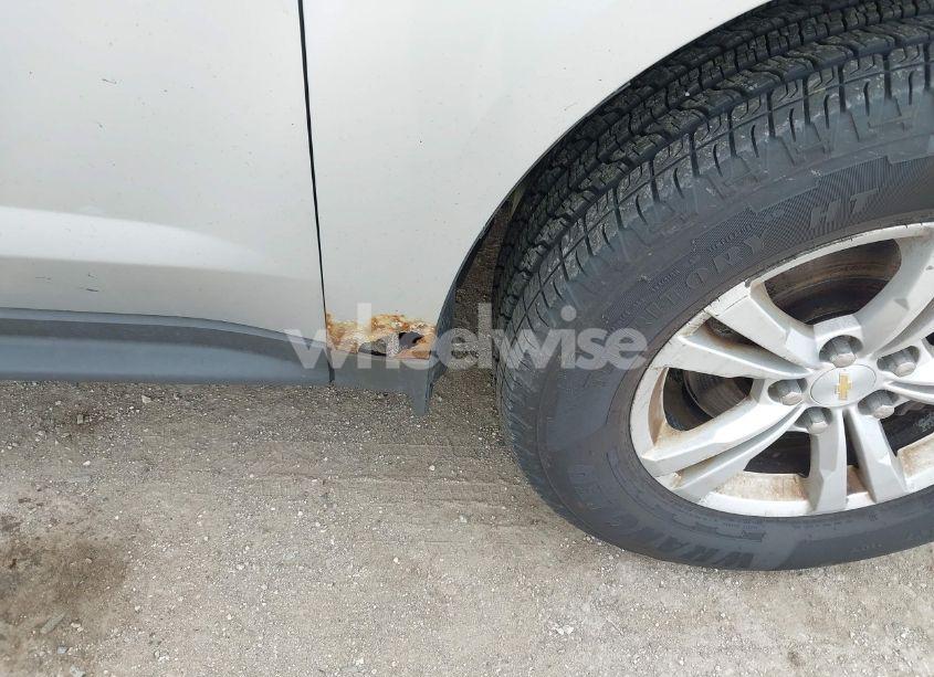 Photo 6 of 2015 Chevrolet Equinox LS (VIN 2GNFLEEK8F6427751)