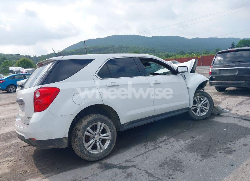 Photo 4 of 2015 Chevrolet Equinox LS (VIN 2GNFLEEK9F6282736)