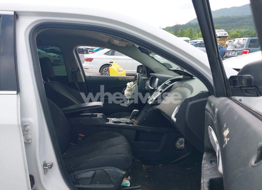 Photo 5 of 2015 Chevrolet Equinox LS (VIN 2GNFLEEK9F6282736)