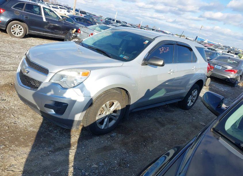 Photo 2 of 2014 Chevrolet Equinox LS (VIN 2GNFLEEKXE6176813)