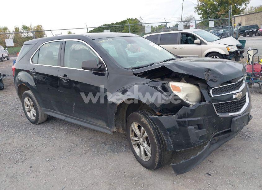 2015 Chevrolet Equinox LS (VIN 2GNFLEEKXF6179745) main photo