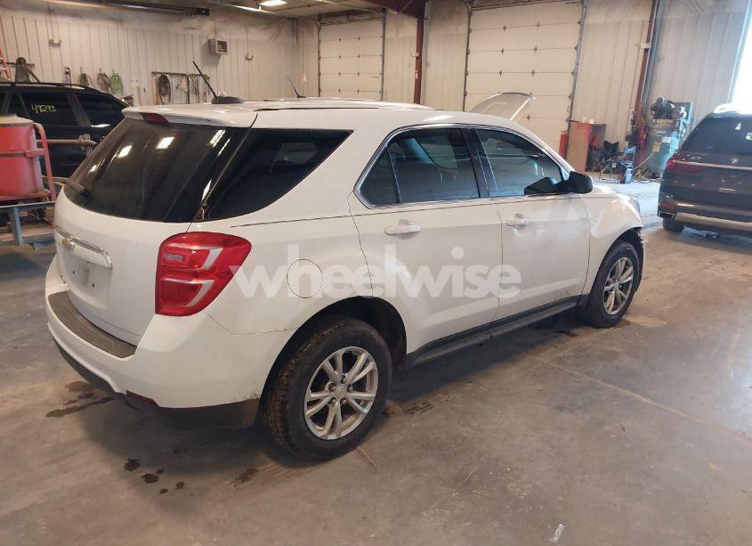 Photo 4 of 2017 Chevrolet Equinox LS (VIN 2GNFLEEKXH6347340)