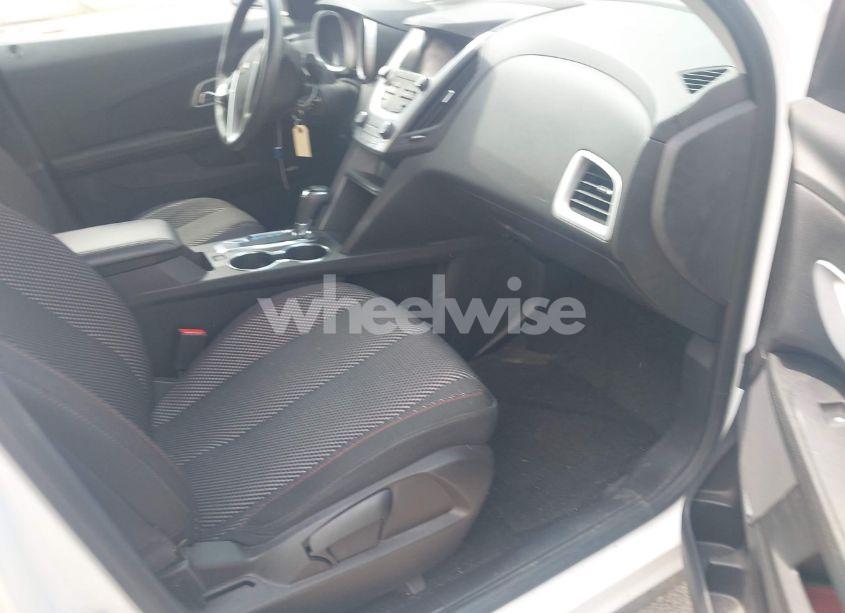 Photo 5 of 2017 Chevrolet Equinox LT (VIN 2GNFLFE32H6209158)