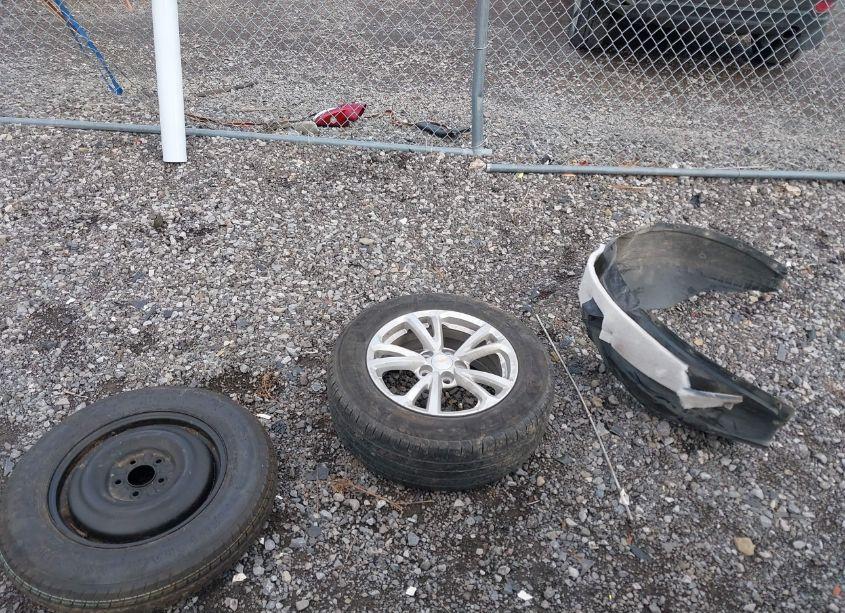 Photo 12 of 2016 Chevrolet Equinox LT (VIN 2GNFLFEK0G6263547)