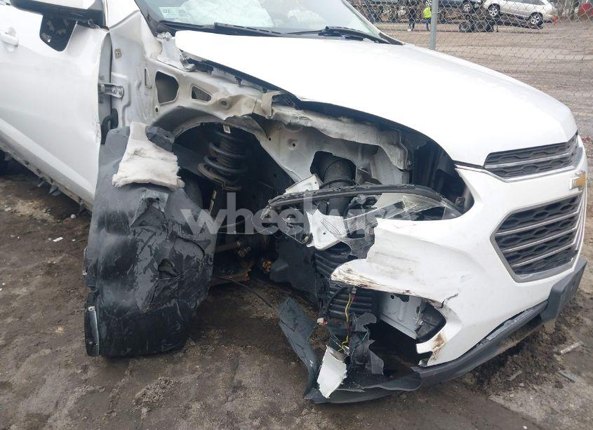 Photo 6 of 2017 Chevrolet Equinox LT (VIN 2GNFLFEK0H6320301)