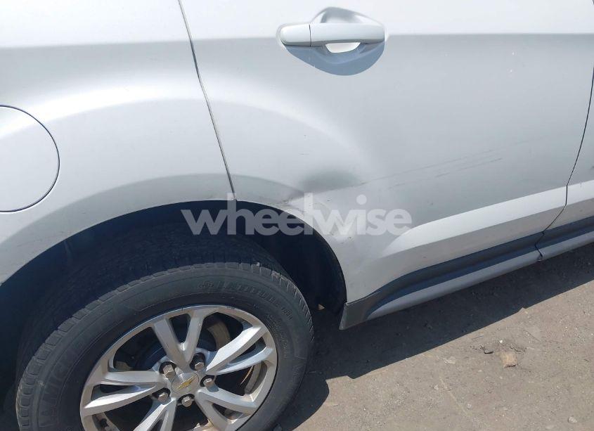 Photo 6 of 2017 Chevrolet Equinox LT (VIN 2GNFLFEK2H6253992)