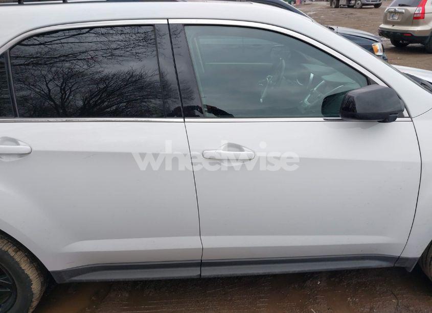 Photo 13 of 2017 Chevrolet Equinox LT (VIN 2GNFLFEK6H6127862)