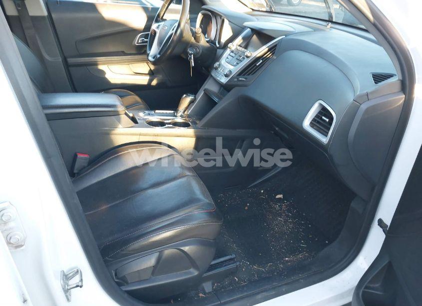 Photo 5 of 2017 Chevrolet Equinox LT (VIN 2GNFLFEK6H6272223)