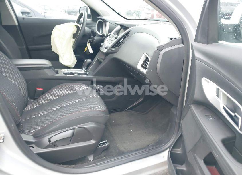 Photo 5 of 2017 Chevrolet Equinox LT (VIN 2GNFLFEK7H6237822)